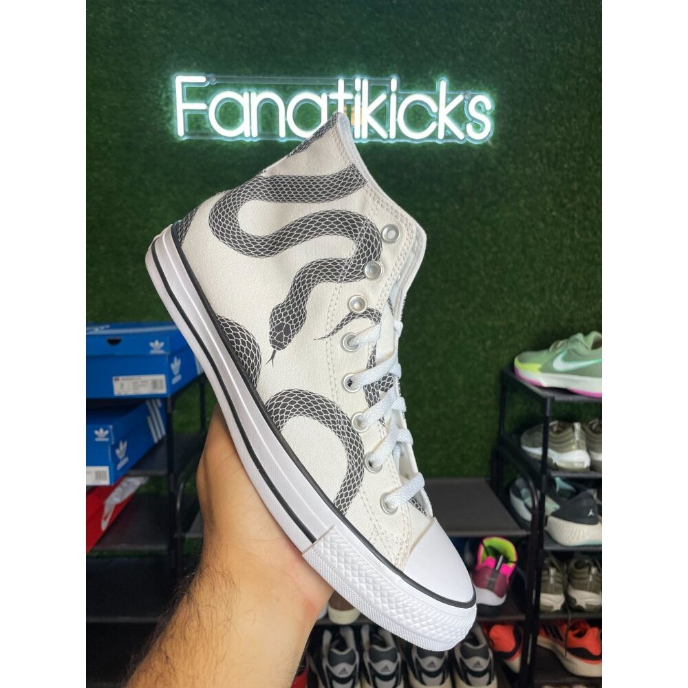 Converse Chuck Taylor All Star Mens Size 9 Shoes White Logo Sneakers 152620C